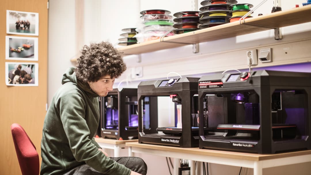 Studenternas 3D-labb sportteknologi och maskiningenjör