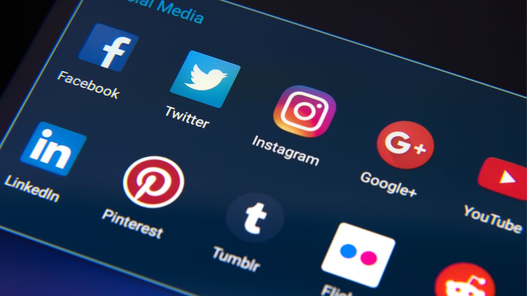 18653058-social-media-app-icons-on-android-smartphone.jpg