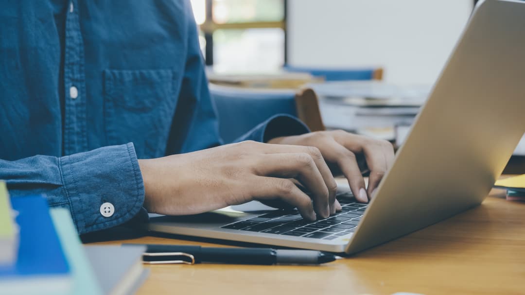 36756512-using-online-connect-technology-for-business-education.jpg