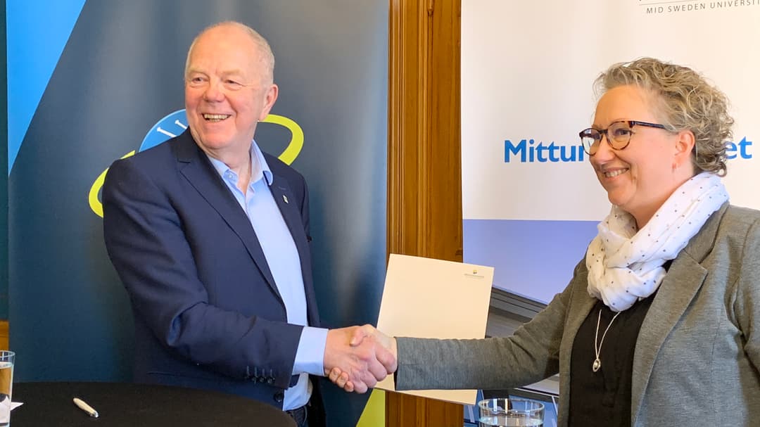 IBU och Mittuniversitetet tecknar avtal, Olle dahlin och Anna Olofsson