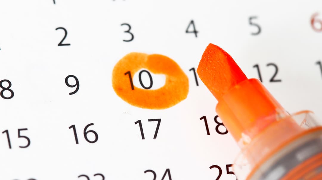 1098711-calendar-with-date-highlight.jpg