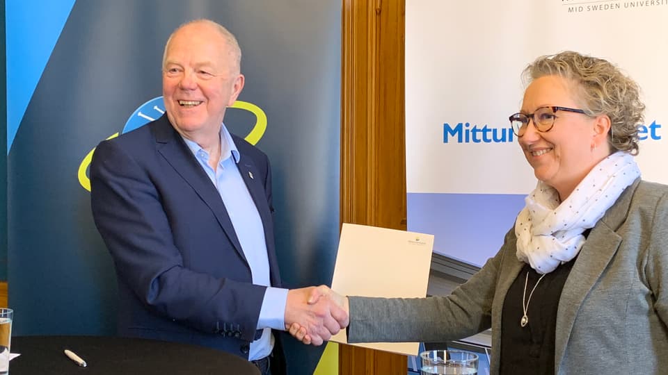 IBU och Mittuniversitetet tecknar avtal, Olle dahlin och Anna Olofsson