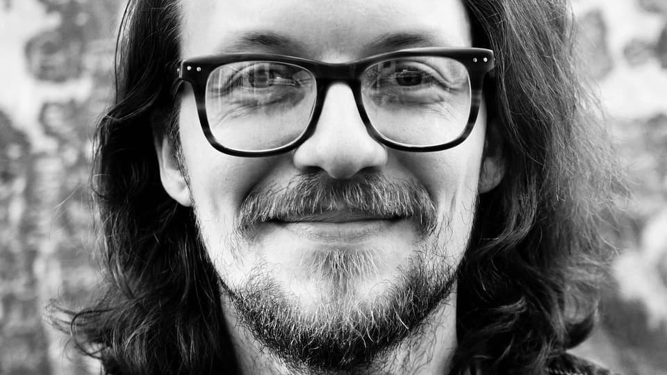 Porträttbild av Niklas Humble, doktorand i data- och systemvetenskap