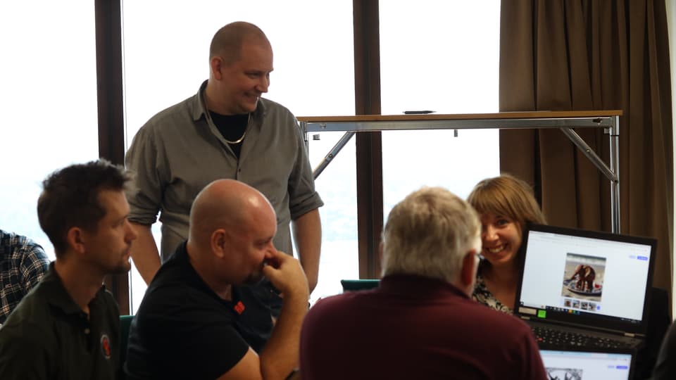 A group of attendees and Stefan Forsström