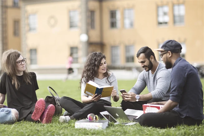 Studenter, utomhus, Östersund