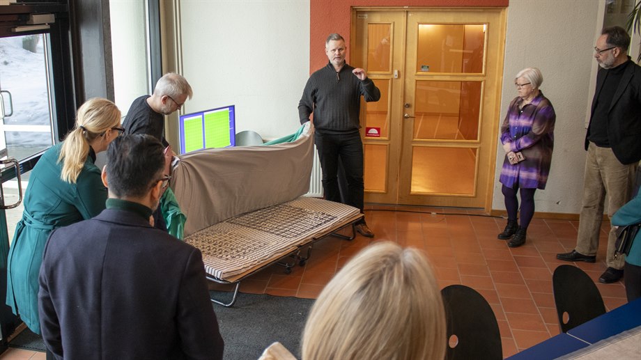 Johan Sidén, forskare vid STC, berättar om arbetet med sensorer i madrasser som bedrivs i projektet Pressure.