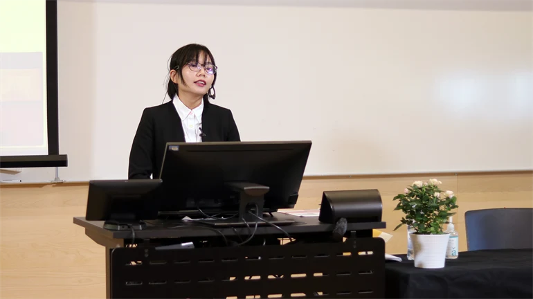 Yali Nie presenterar sin avhandling.