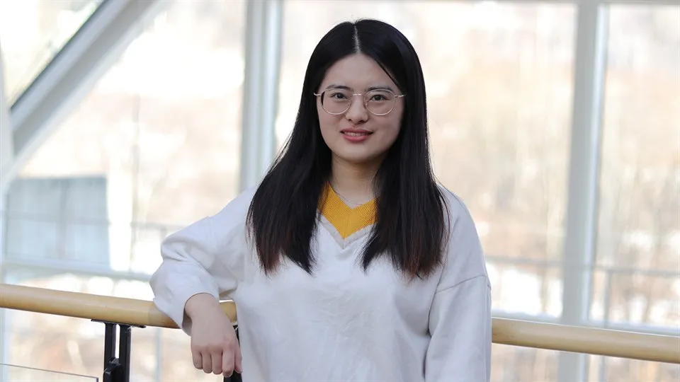 Porträttbild på Shan Gao.