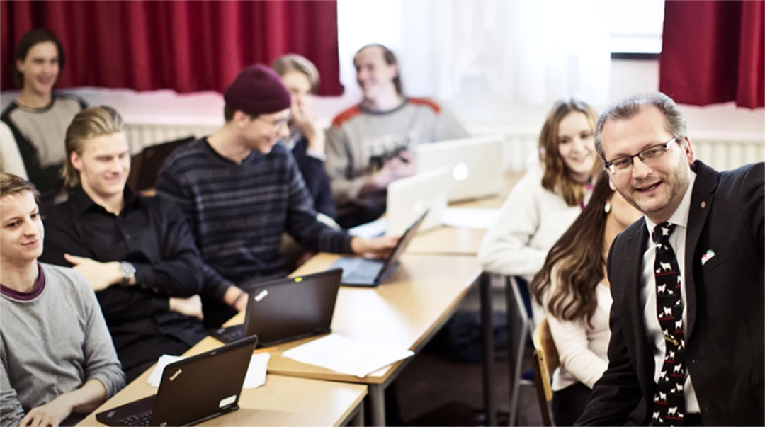 Lärarutbildning - Ämneslärare med inriktning mot arbete i gymnasieskolan