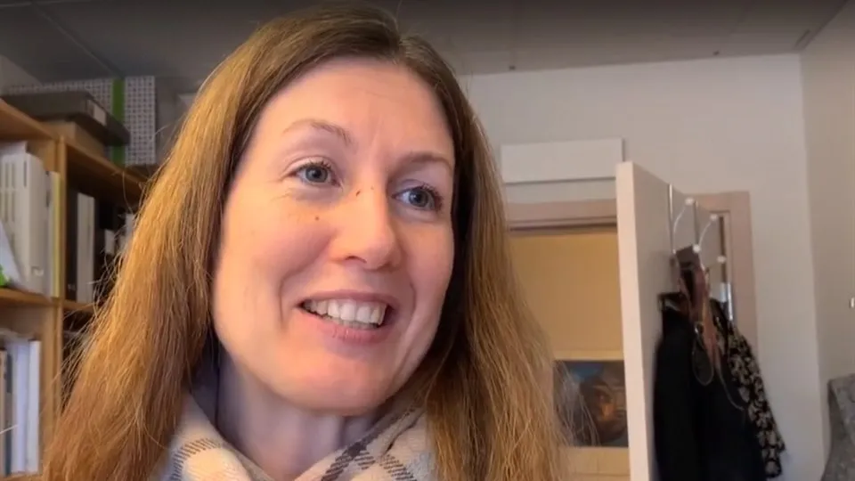 Bild av Anna Longueville vid intervju