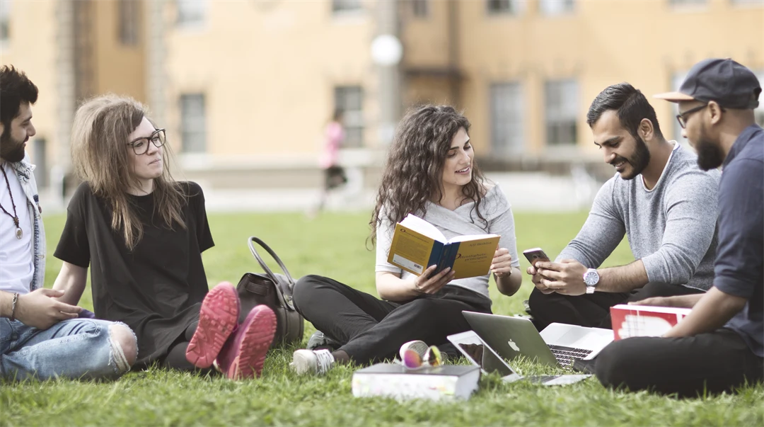 Studenter, utomhus, Östersund