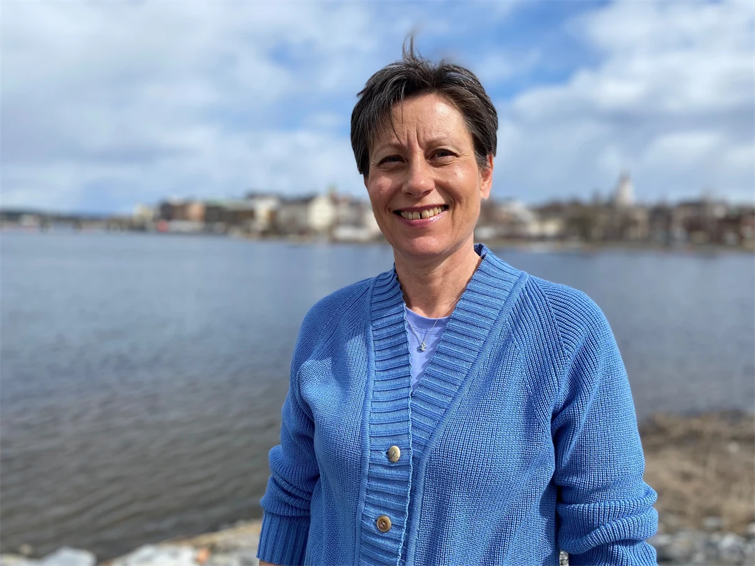 Portrait of a woman.