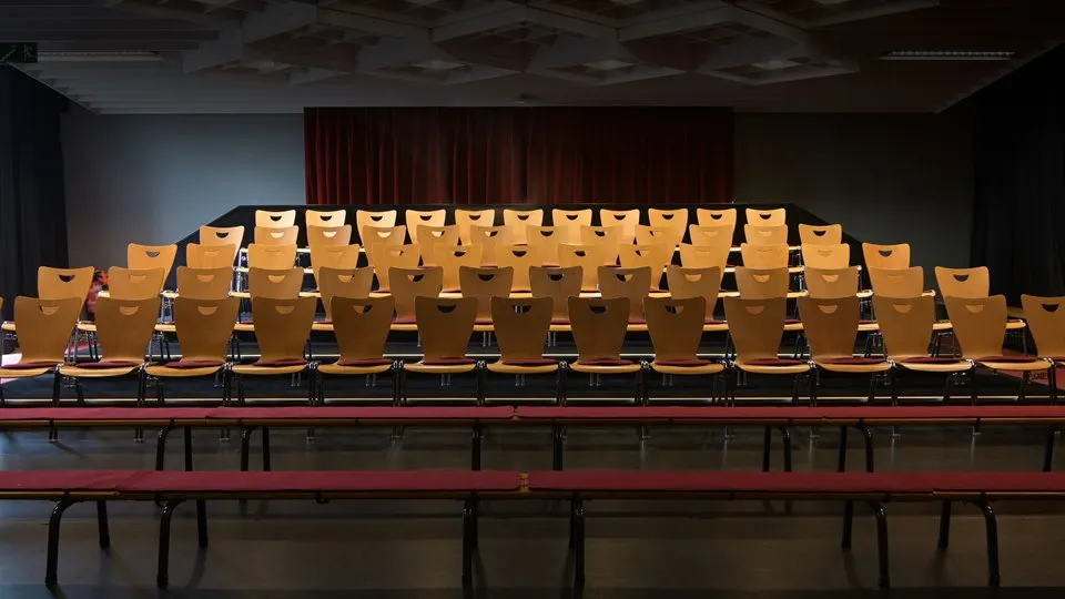 Teatersalong utan publik