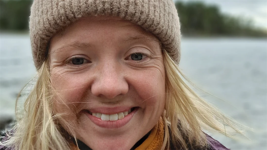 Portrait of a woman.